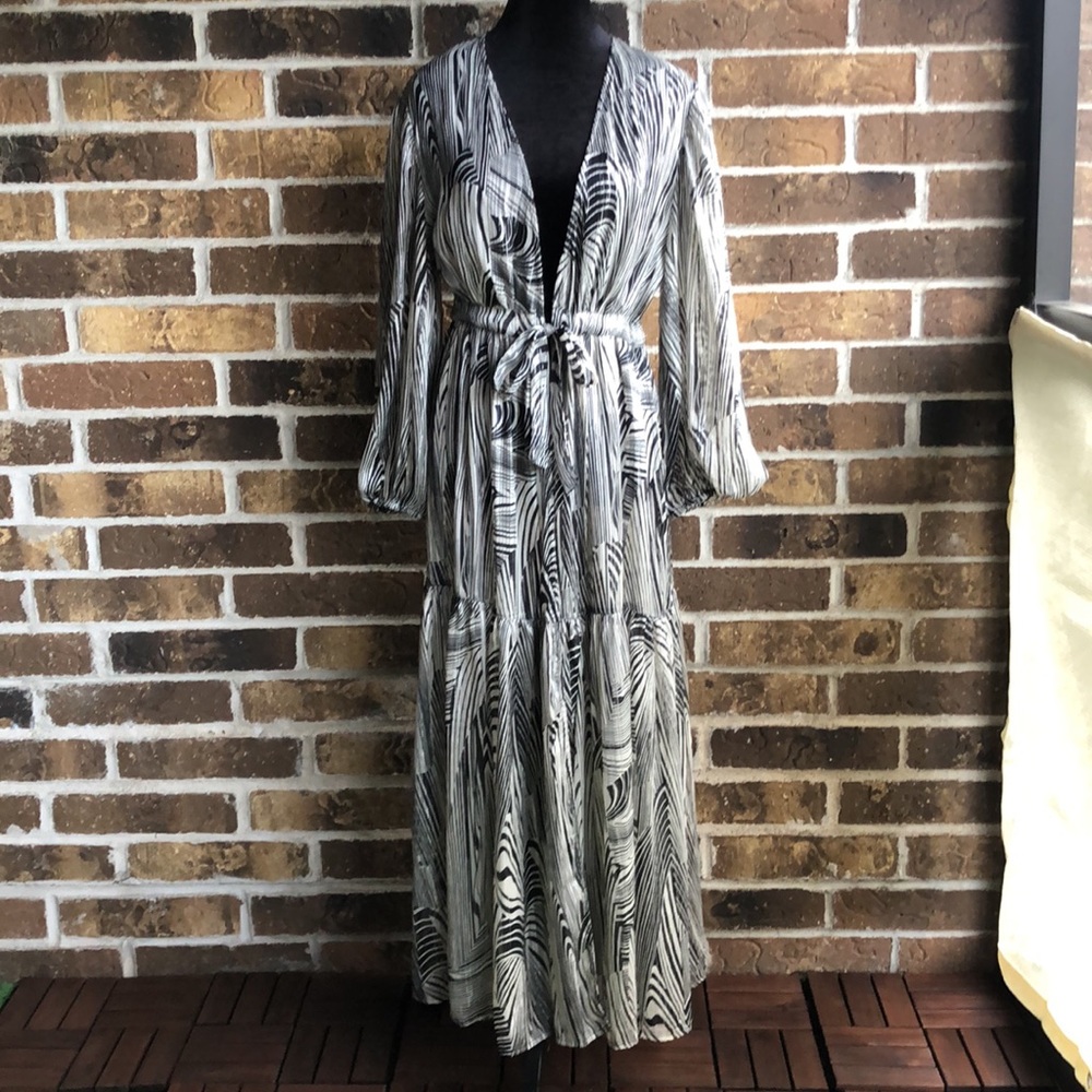 Express Women Metallic Maxi Cover-Up - Picture 2 of 8